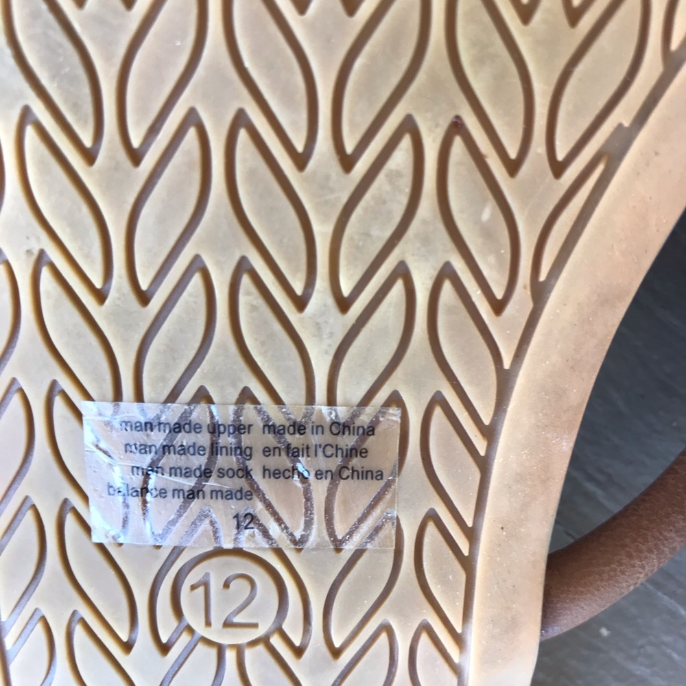 Melrose Ave sandal size 12 Brown Three Strap, 100% Vegan. Barely Worn Like New - Picture 4 of 8